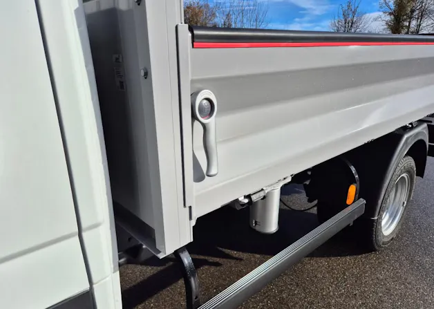 IVECO 35 C 14H D Drei-Seiten-Kipper mit AHK