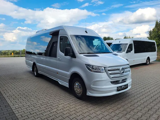 MERCEDES-BENZ Sprinter 517 CDI Extralang 9G-TRONIC 24 Sitzer