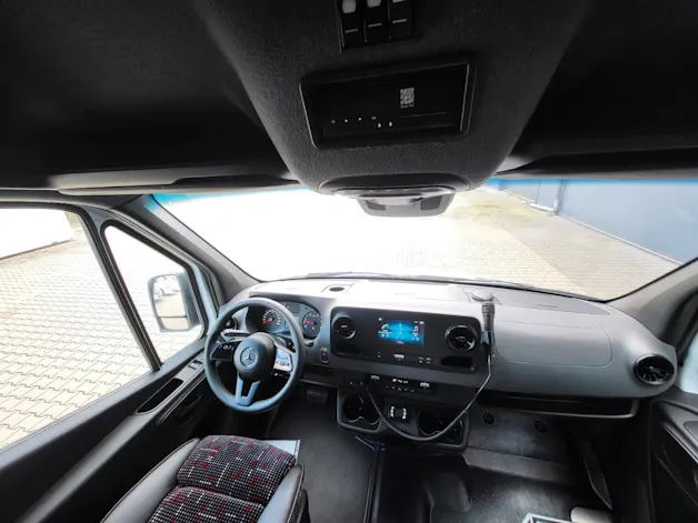 MERCEDES-BENZ Sprinter 517 CDI Extralang 9G-TRONIC 24 Sitzer
