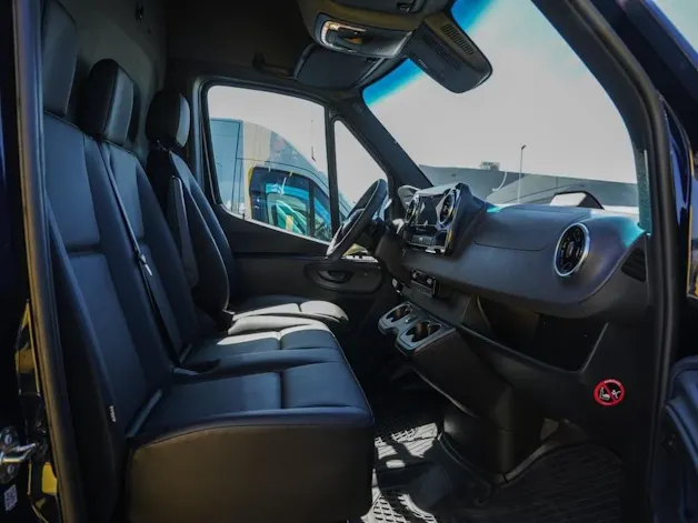 MERCEDES-BENZ Sprinter 319 CDI Extralang 9G-TRONIC 4x4