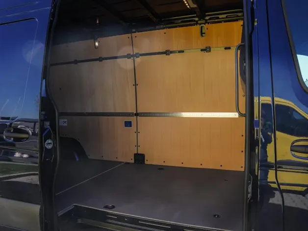 MERCEDES-BENZ Sprinter 319 CDI Extralang 9G-TRONIC 4x4