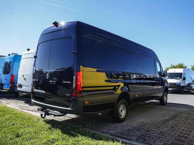 MERCEDES-BENZ Sprinter 319 CDI Extralang 9G-TRONIC 4x4