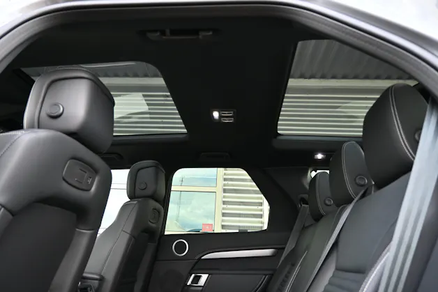 Land Rover Discovery 3.0D I6 P350 R-Dynamic SE AWD Automatic 7-Plätzer + AHK 3500kg + Werksgarantie 05.2030