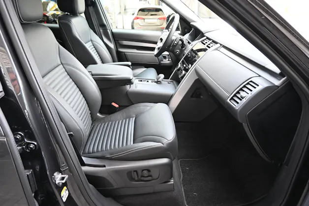 Land Rover Discovery 3.0D I6 P350 R-Dynamic SE AWD Automatic 7-Plätzer + AHK 3500kg + Werksgarantie 05.2030