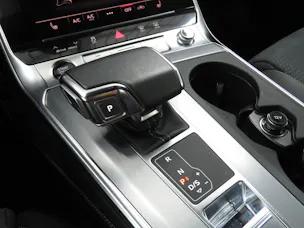 AUDI A6 Avant 40 TDI Sport Attraction Quattro S-tronic (Automat, AHK 2.0 t)
