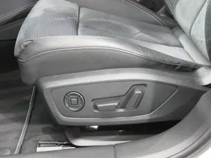 AUDI A6 Avant 40 TDI Sport Attraction Quattro S-tronic (Automat, AHK 2.0 t)