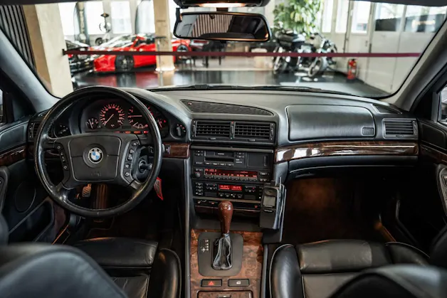 BMW 750i