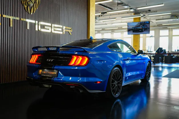 FORD Mustang Fastback 5.0 V8 GT Automat