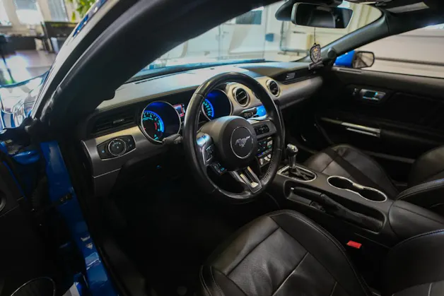 FORD Mustang Fastback 5.0 V8 GT Automat