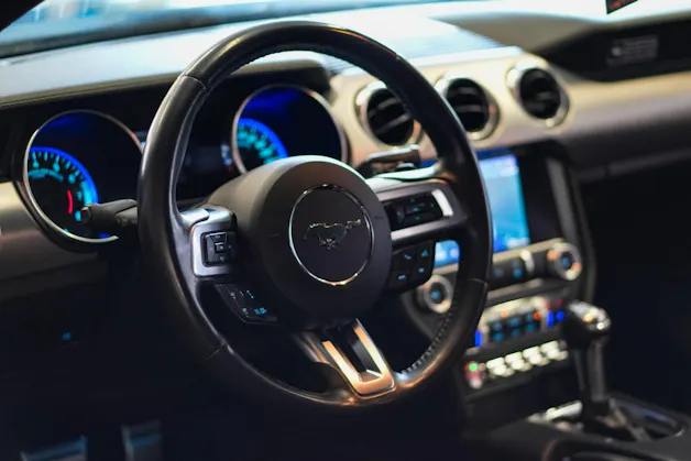 FORD Mustang Fastback 5.0 V8 GT Automat