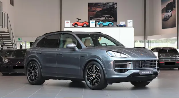 PORSCHE Cayenne E-Hybrid Black Edition Tiptronic