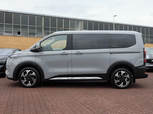 FORD Tourneo Bus 340 L1H1 PHEV Active 8 Sitzer