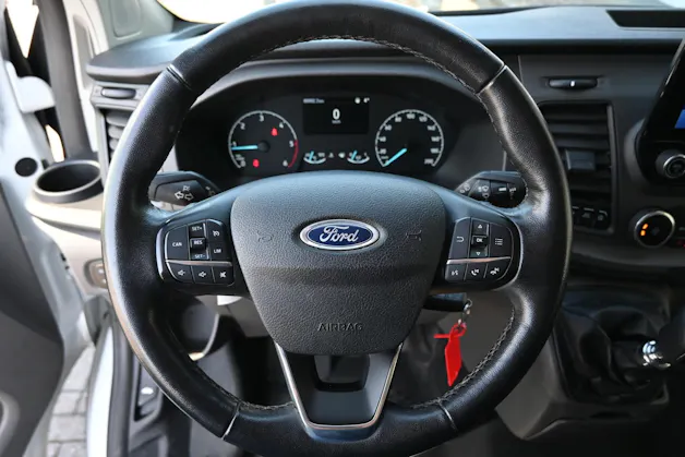 FORD Transit Custom Van 320 L1H1 Basis 3-Plätzer (CH Auto)
