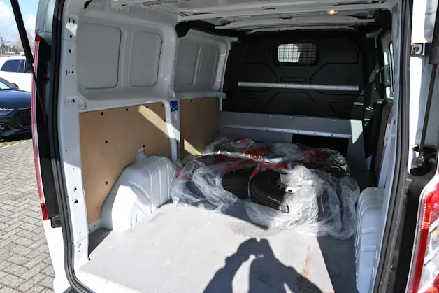 FORD Transit Custom Van 320 L1H1 Basis 3-Plätzer (CH Auto)
