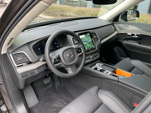 VOLVO XC90 B5 Diesel Mild Hybrid AWD Ultimate Dark Geartronic - 7 Sitzer