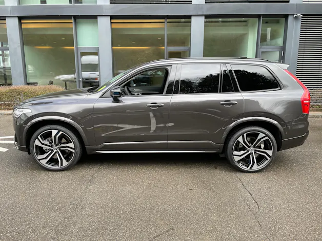 VOLVO XC90 B5 Diesel Mild Hybrid AWD Ultimate Dark Geartronic - 7 Sitzer