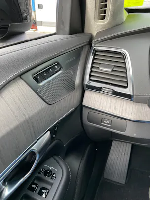 VOLVO XC90 B5 Diesel Mild Hybrid AWD Ultimate Dark Geartronic - 7 Sitzer