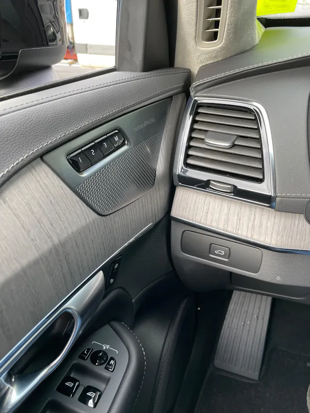 VOLVO XC90 B5 Diesel Mild Hybrid AWD Ultimate Dark Geartronic - 7 Sitzer