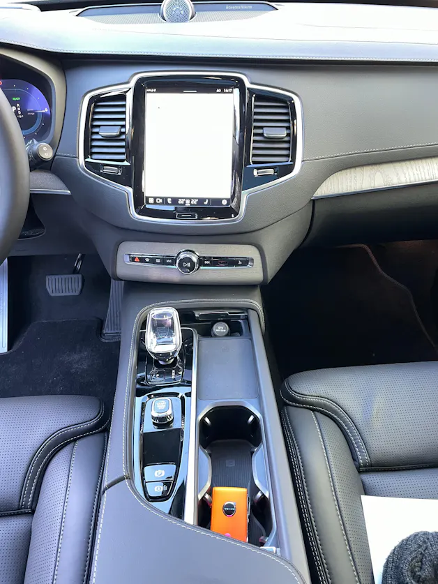 VOLVO XC90 T8 eAWD PluginHybrid Ultra Dark 7-Sitzer Geartronic