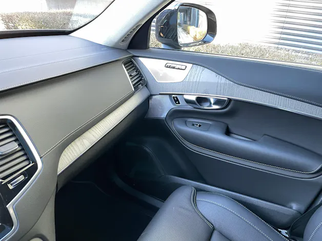 VOLVO XC90 T8 eAWD PluginHybrid Ultra Dark 7-Sitzer Geartronic