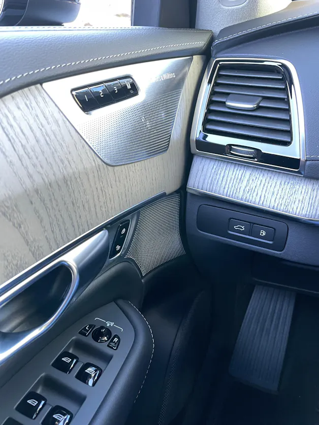 VOLVO XC90 T8 eAWD PluginHybrid Ultra Dark 7-Sitzer Geartronic
