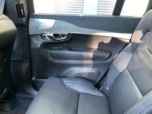 VOLVO XC90 T8 eAWD PluginHybrid Ultra Dark 7-Sitzer Geartronic