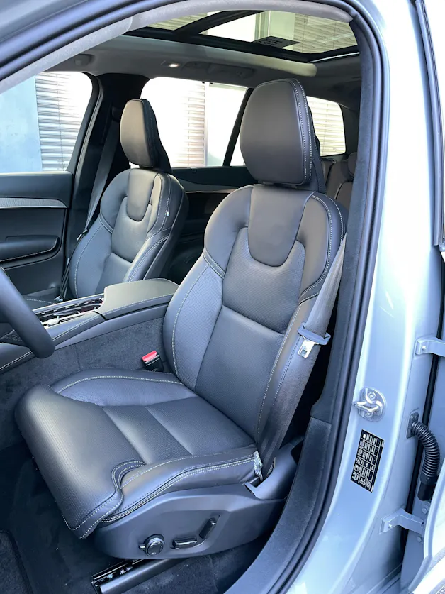 VOLVO XC90 T8 eAWD PluginHybrid Ultra Dark 7-Sitzer Geartronic