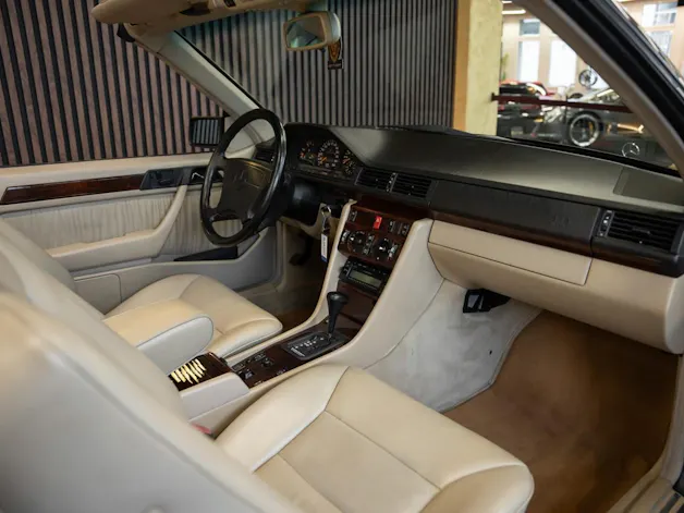 MERCEDES-BENZ E 320 Cabrio