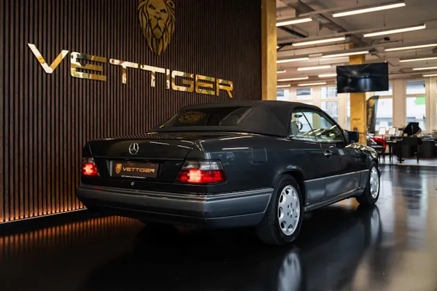MERCEDES-BENZ E 320 Cabrio