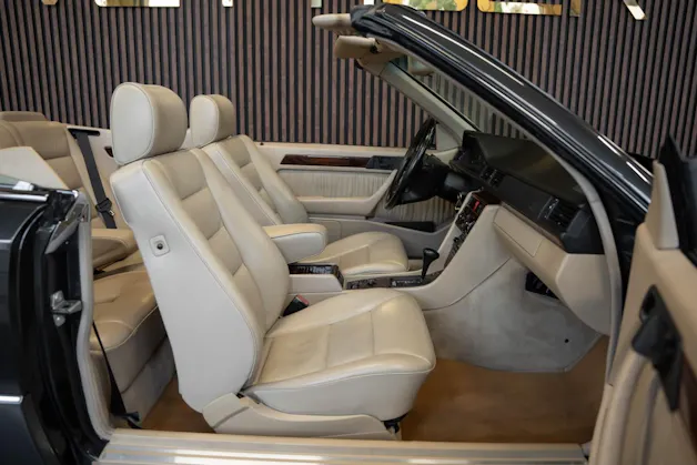 MERCEDES-BENZ E 320 Cabrio