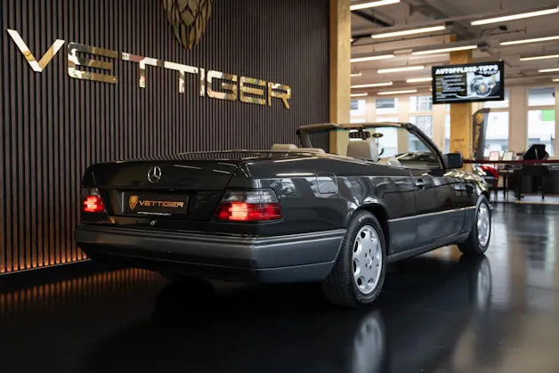 MERCEDES-BENZ E 320 Cabrio