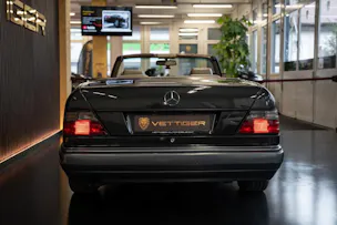 MERCEDES-BENZ E 320 Cabrio
