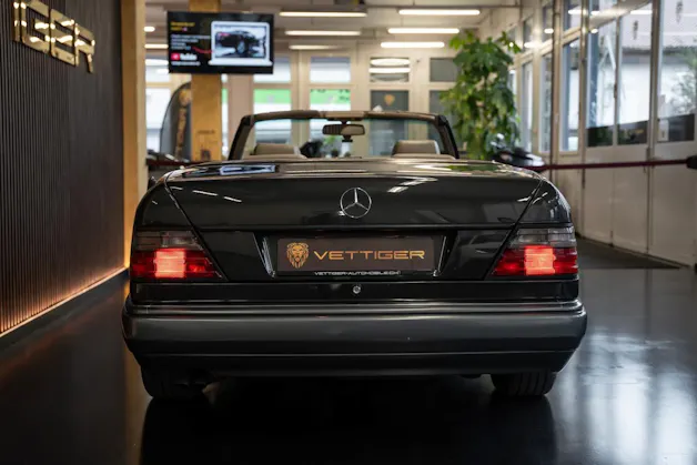 MERCEDES-BENZ E 320 Cabrio