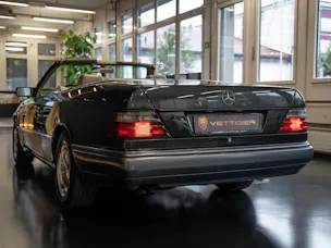 MERCEDES-BENZ E 320 Cabrio