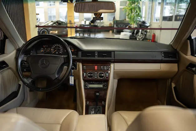 MERCEDES-BENZ E 320 Cabrio