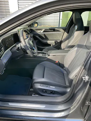 VW Passat Variant 1.5e TSI R-Line DSG