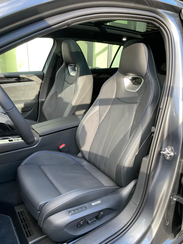 VW Passat Variant 1.5e TSI R-Line DSG