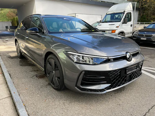 VW Passat Variant 1.5e TSI R-Line DSG