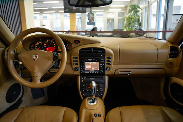 PORSCHE 911 Turbo