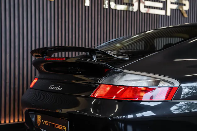 PORSCHE 911 Turbo