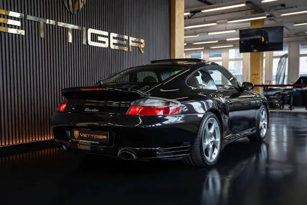 PORSCHE 911 Turbo