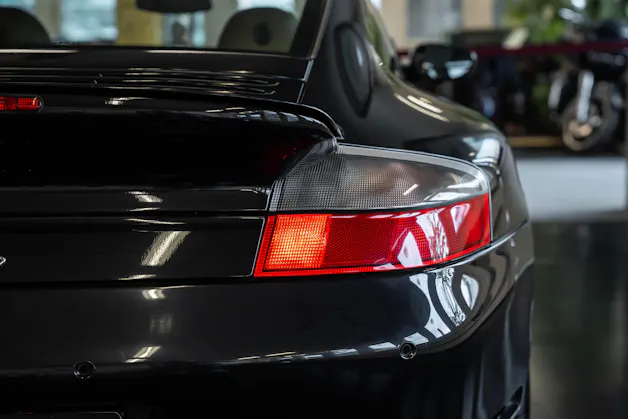 PORSCHE 911 Turbo