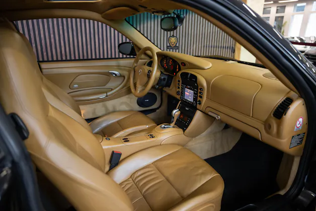 PORSCHE 911 Turbo