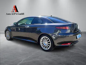 ALFA ROMEO GT 3.2 V6 Distinctive – ITALIENISCHE ELEGANZ MIT V6-CHARAKTER | DISTINCTIVE-AUSFÜHRUNG |