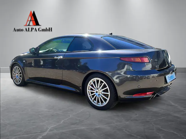 ALFA ROMEO GT 3.2 V6 Distinctive – ITALIENISCHE ELEGANZ MIT V6-CHARAKTER | DISTINCTIVE-AUSFÜHRUNG |