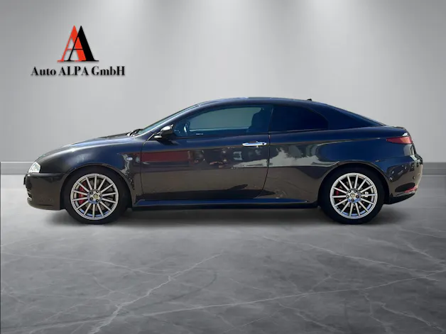 ALFA ROMEO GT 3.2 V6 Distinctive – ITALIENISCHE ELEGANZ MIT V6-CHARAKTER | DISTINCTIVE-AUSFÜHRUNG |