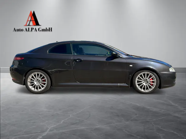 ALFA ROMEO GT 3.2 V6 Distinctive – ITALIENISCHE ELEGANZ MIT V6-CHARAKTER | DISTINCTIVE-AUSFÜHRUNG |