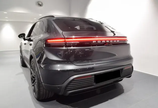 PORSCHE Macan 4 100kWh