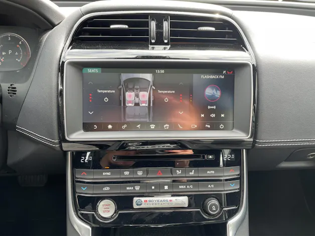 Jaguar Jaguar XE 25d R-Sport AWD Automatik – Vollausstattung | 360° Kamera | HUD | Panorama