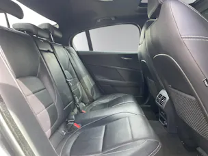 Jaguar Jaguar XE 25d R-Sport AWD Automatik – Vollausstattung | 360° Kamera | HUD | Panorama